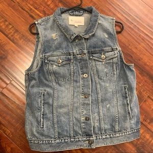 Two by Vince Camuto denim jean vest